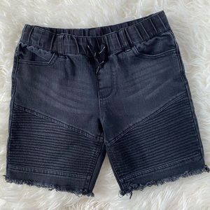 Art Class Faded Black Pull-on Moto Shorts, size 7
